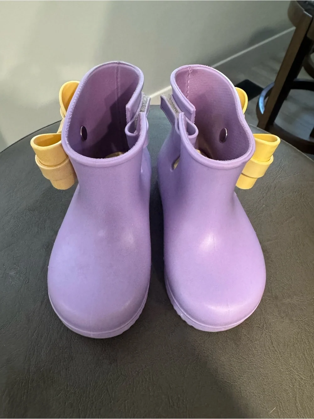 Mini Melissa Sugar Rain Bow Boots Lilac Purple Yellow Toddler Size 7/8